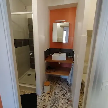Apartment Au Petit Ruthenois Studio Renove, Hyper-centre *